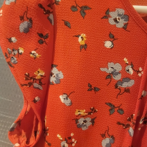 Coral red Fun2fun floral top - Picture 2 of 6